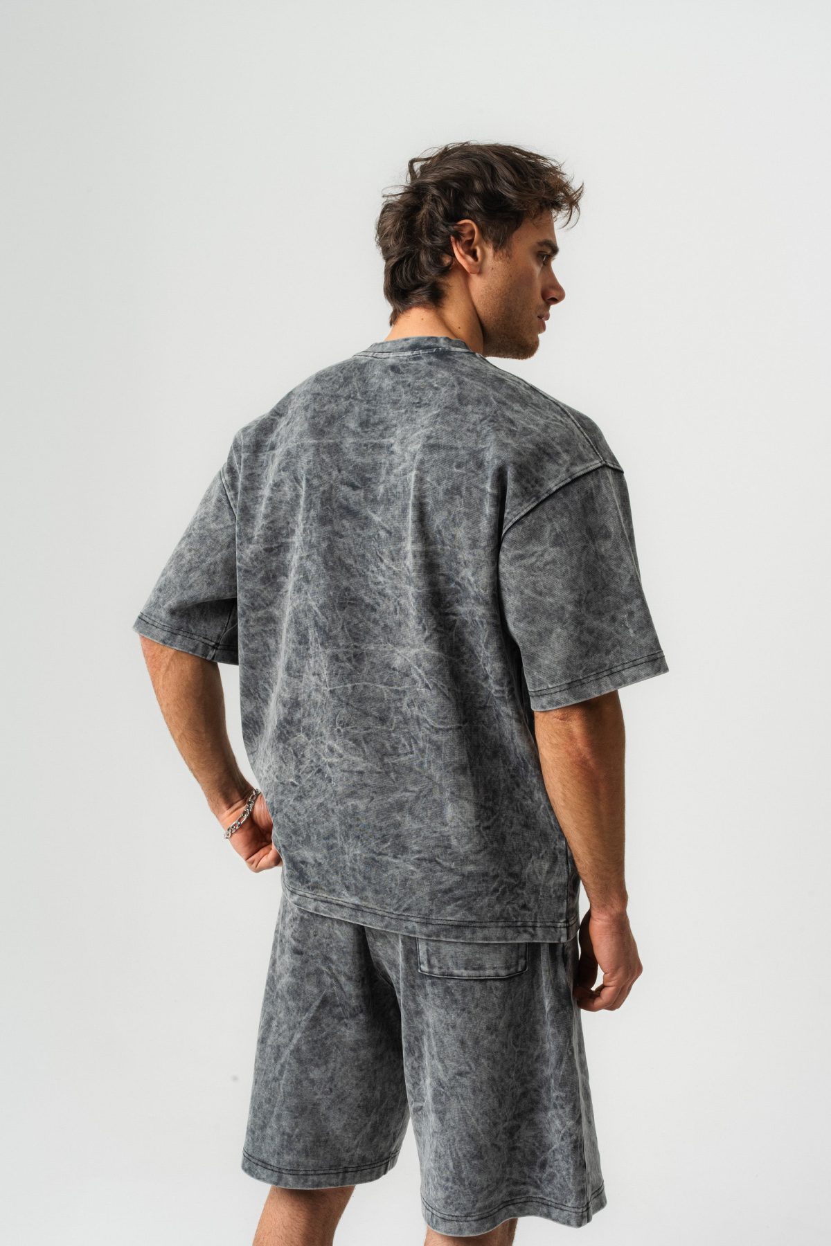 BORZ Soluk Efektli Oversize Kalıp T-shirt ve Şort Takımı — Siyah (3)