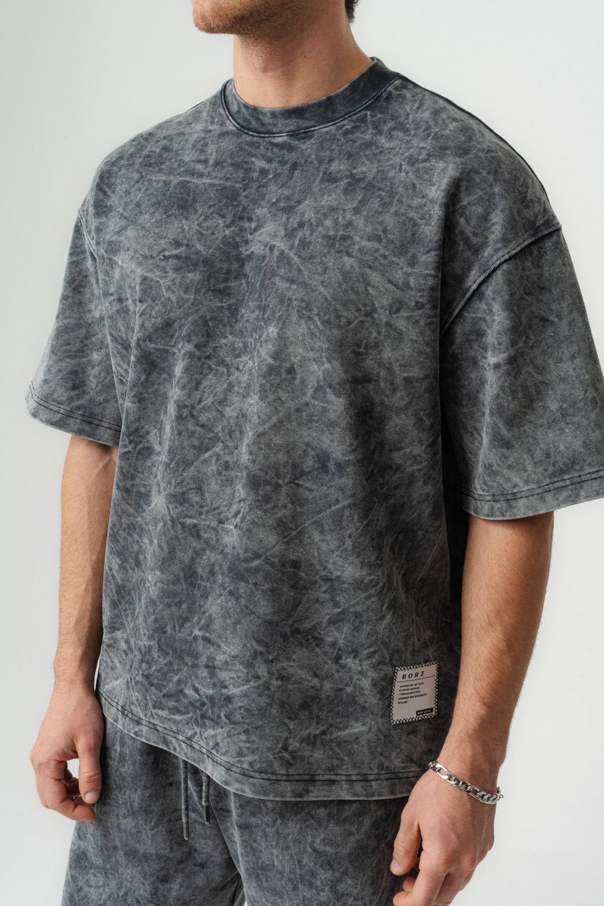 BORZ Soluk Efektli Oversize Kalıp T-shirt ve Şort Takımı — Siyah (4)