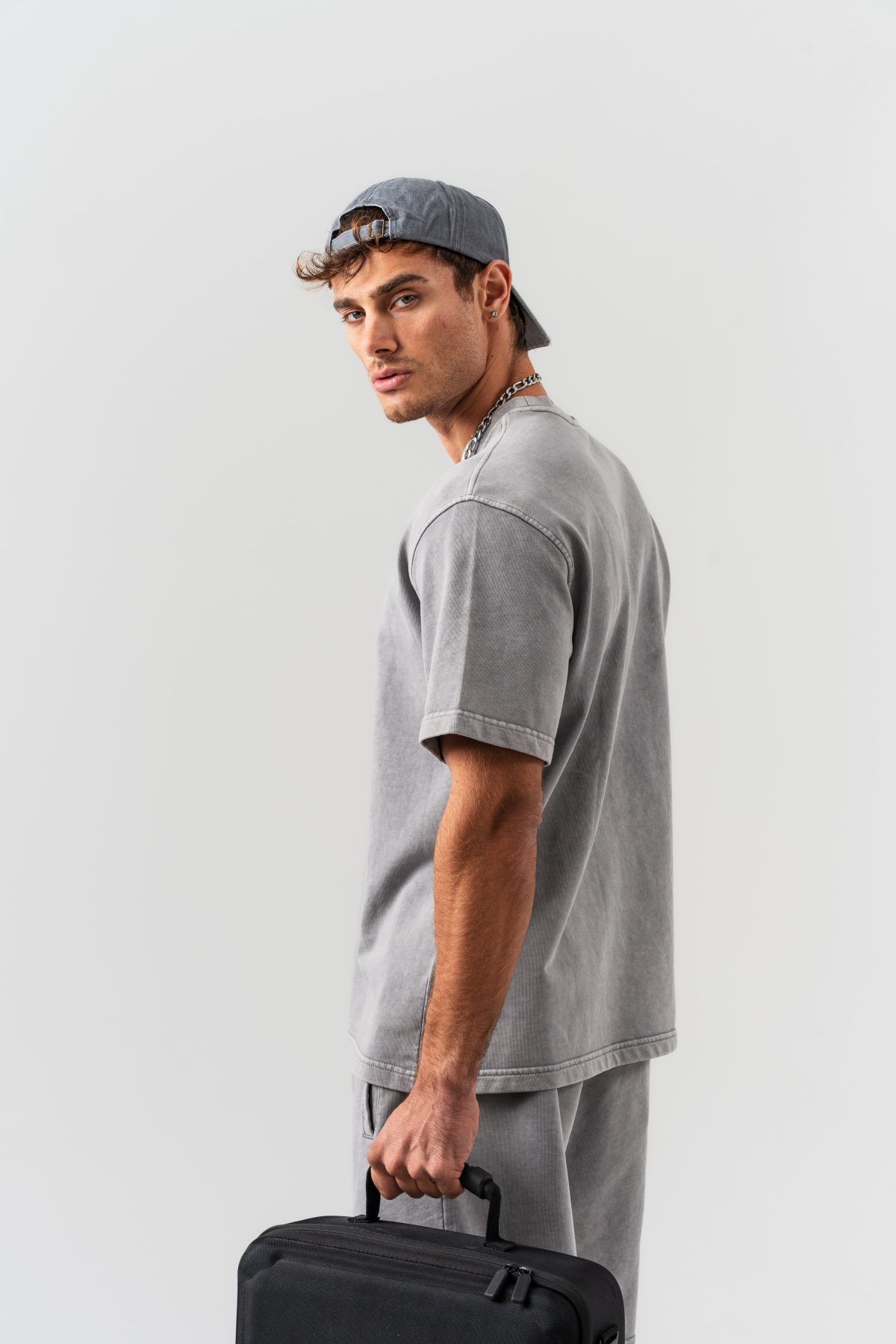 BORZ Yıkamalı Oversize T-shirt ve Şort Takımı - Gri — Gri (3)