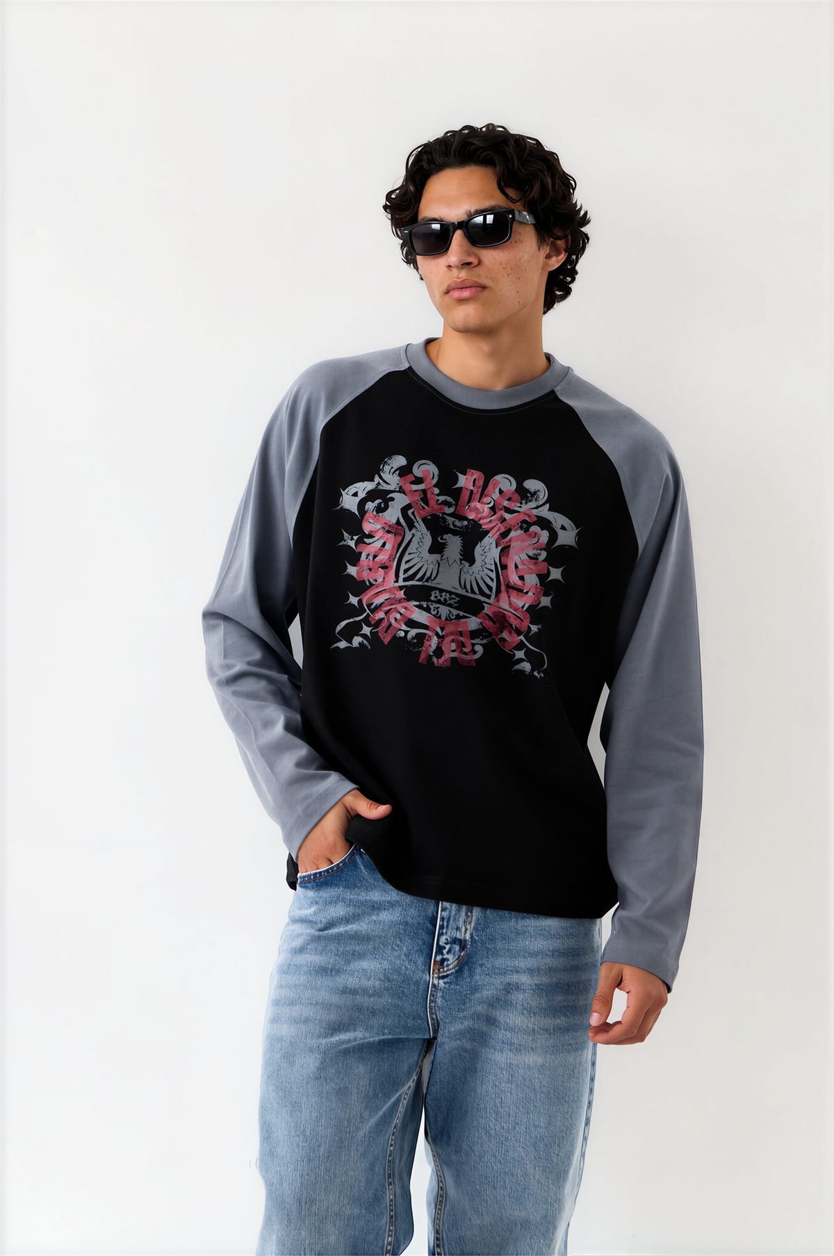 Crest Raglan Sweatshirt — Jet Black (2)