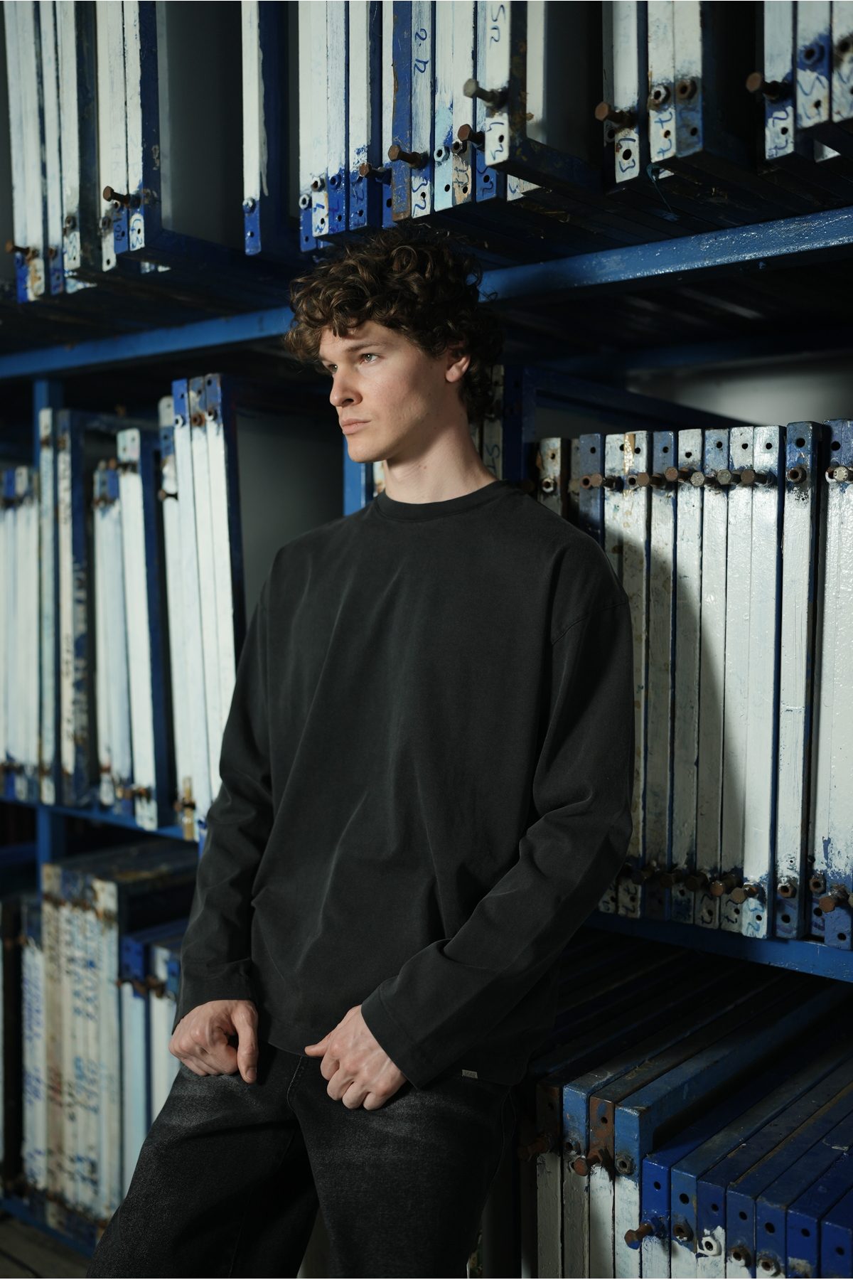 METAL DETAYLI YIKAMALI BASİC OVERSİZE LONGSLEEVE T-SHİRT —  (5)