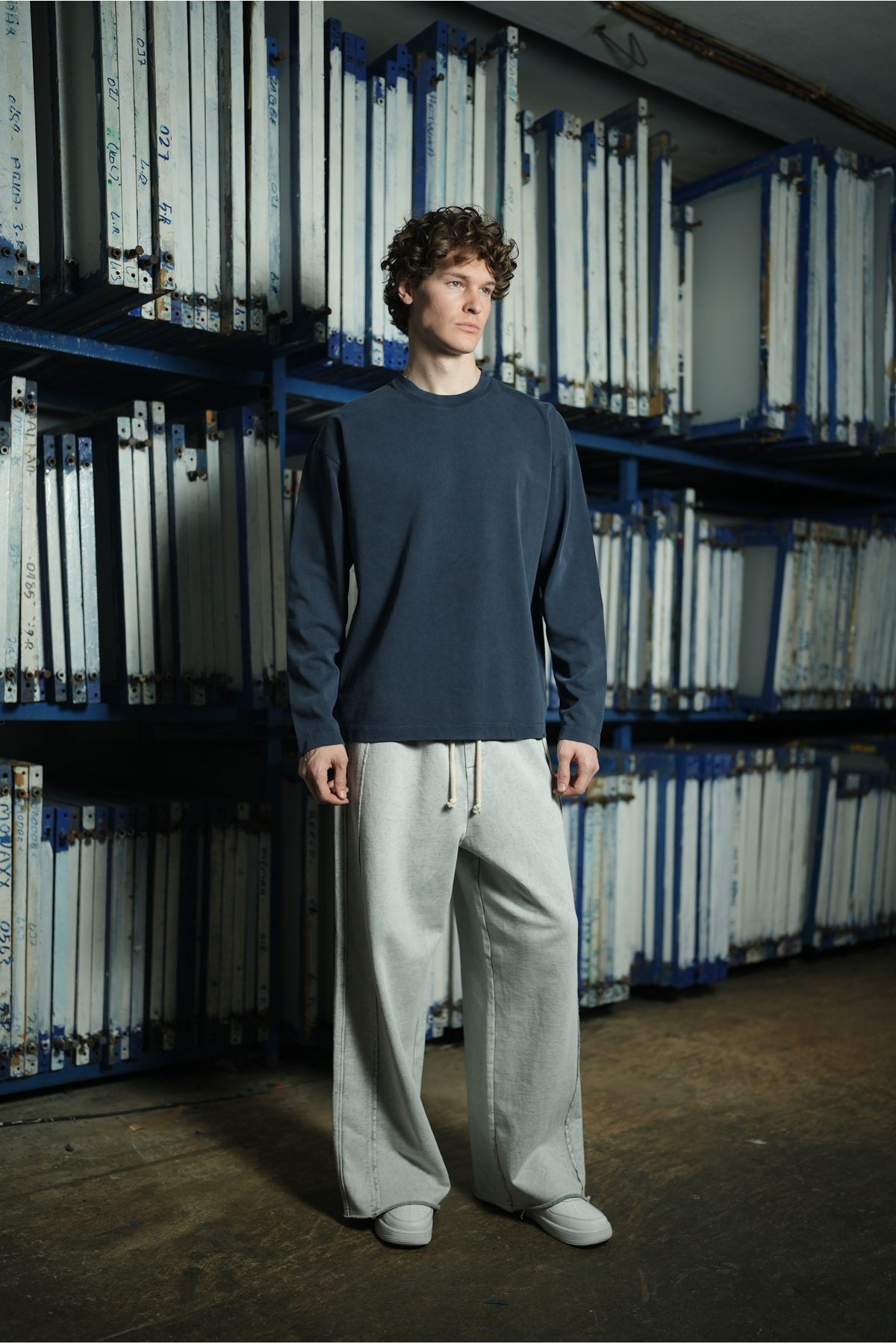 METAL DETAYLI YIKAMALI BASİC OVERSİZE LONGSLEEVE T-SHİRT —  (1)