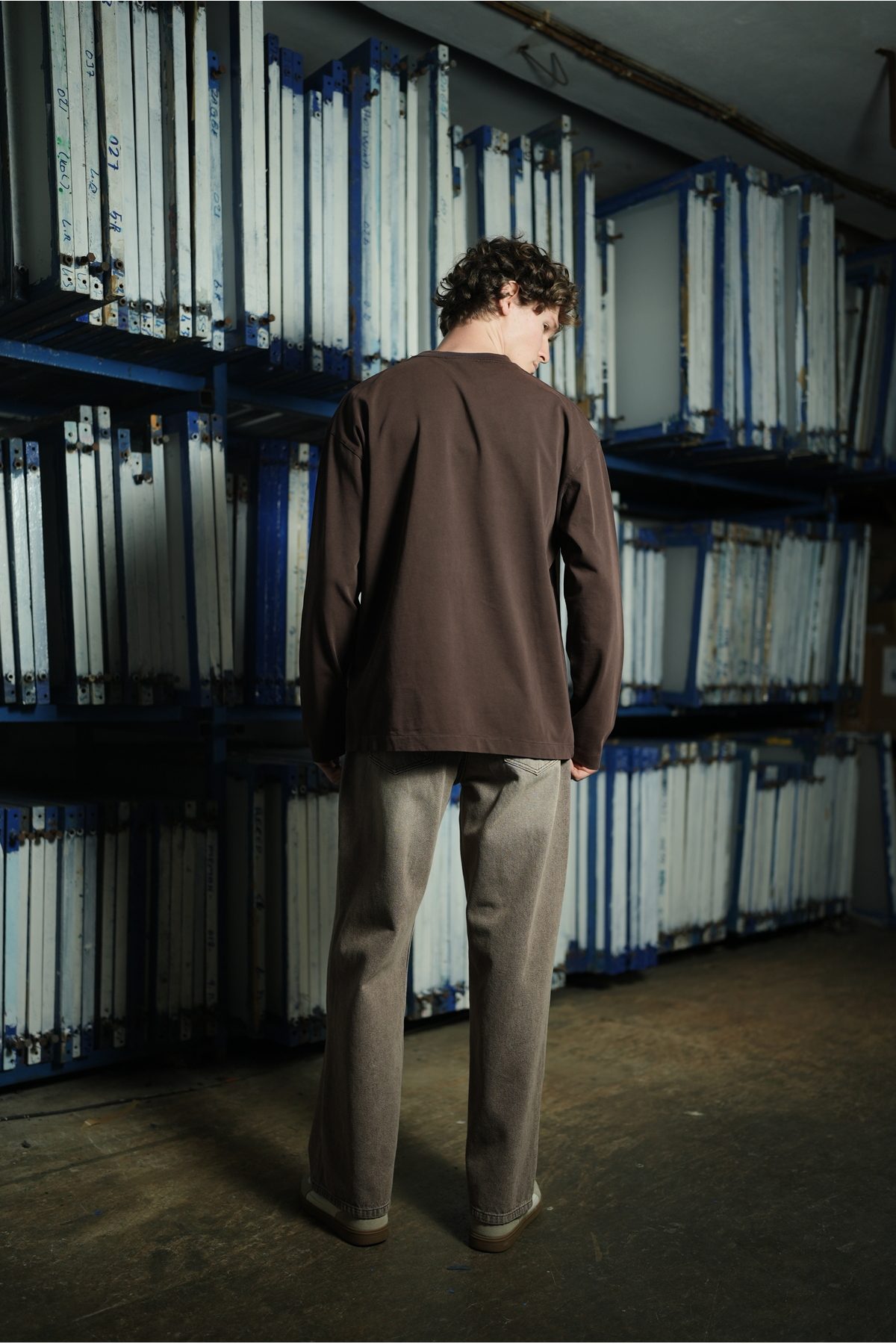 METAL DETAYLI YIKAMALI BASİC OVERSİZE LONGSLEEVE T-SHİRT —  (2)
