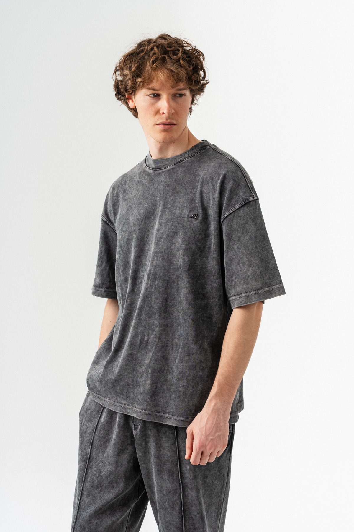 Erkek Efektli Oversize Kalıp T-shirt ve Pantolon Takımı —  (2)