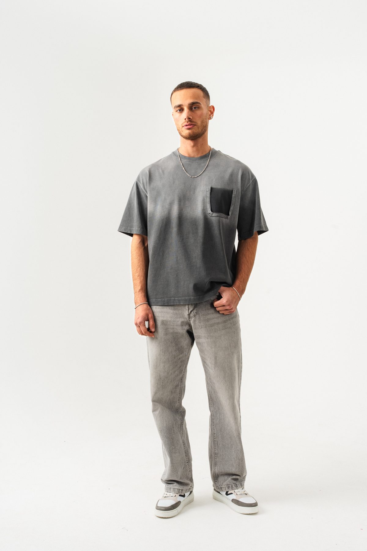 UNISEX CEPLİ-YIKAMALI OVERSİZE TİŞÖRT —  (6)