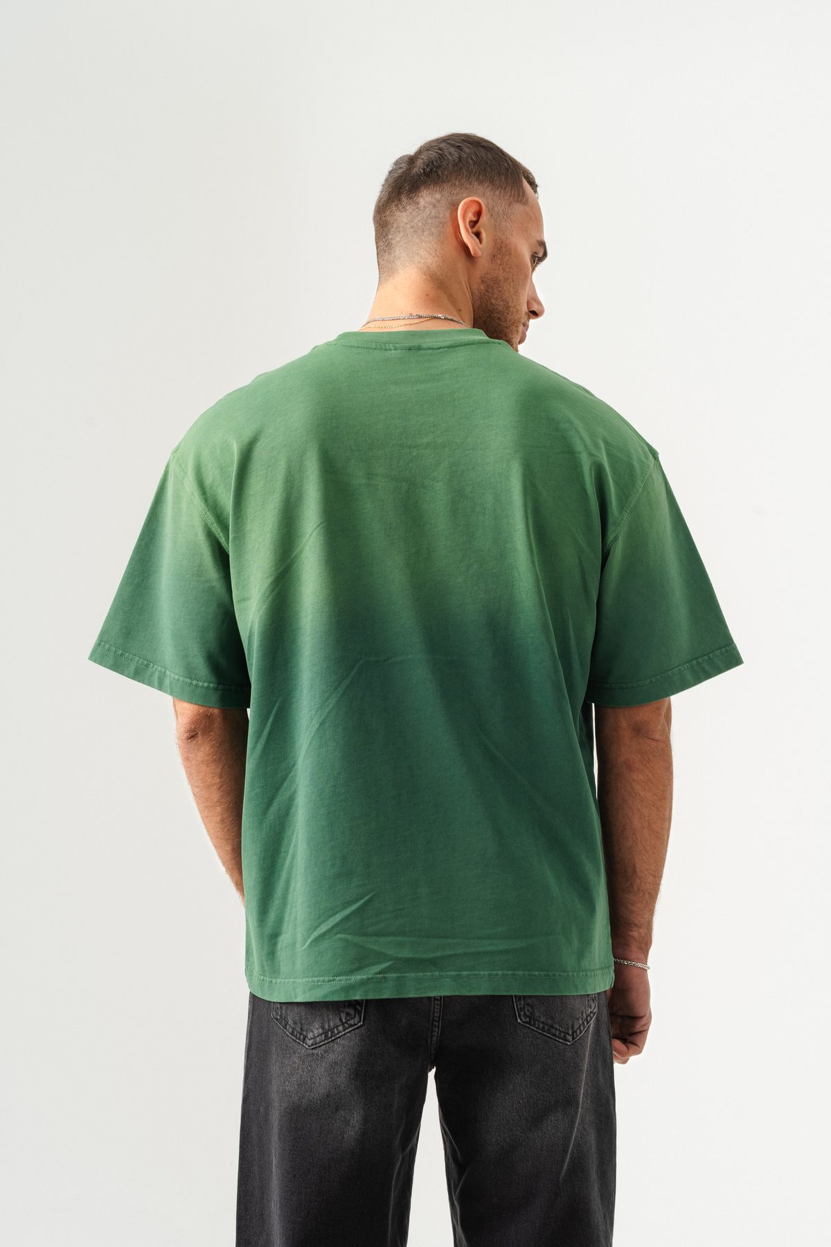 UNISEX CEPLİ-YIKAMALI OVERSİZE TİŞÖRT —  (4)