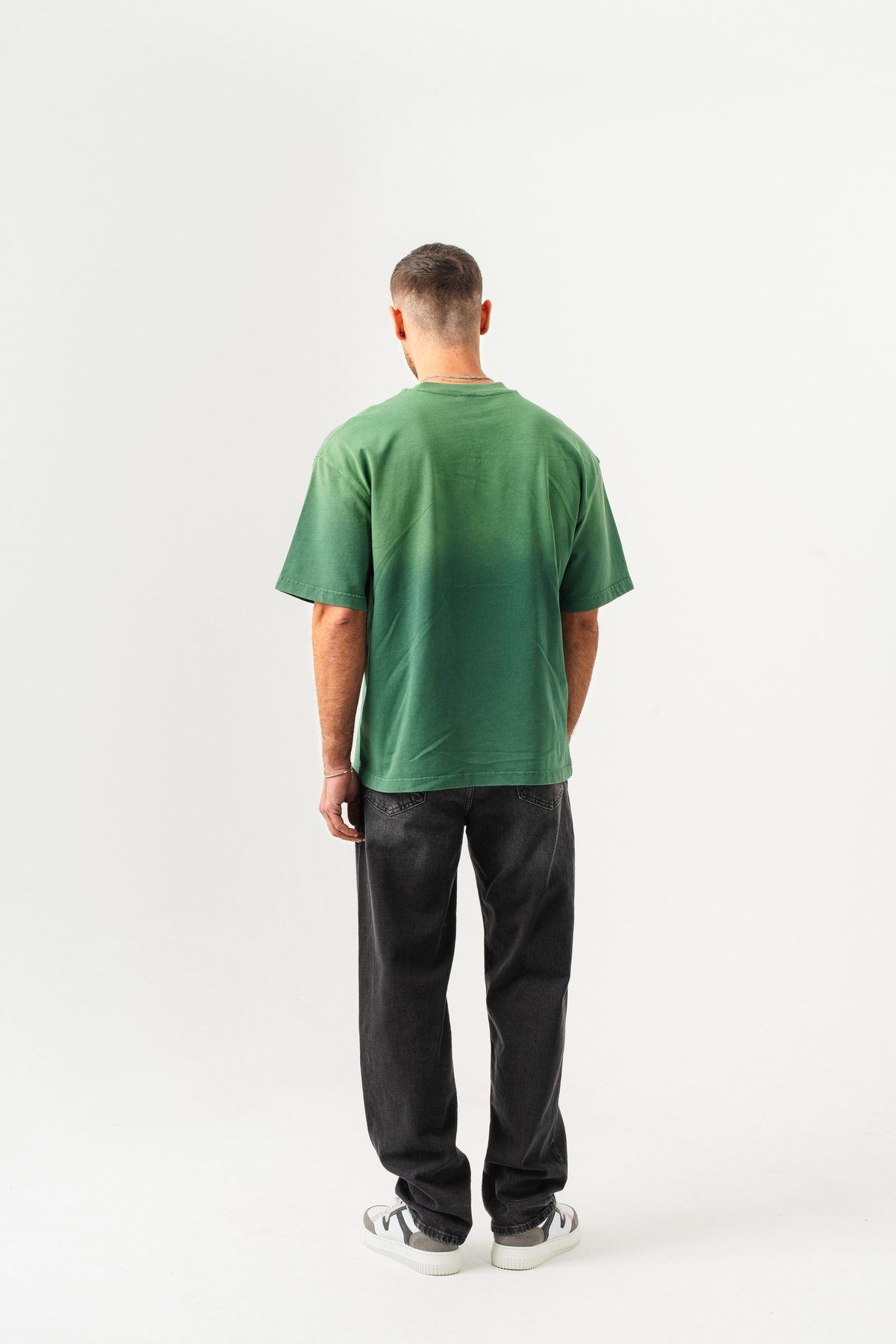 UNISEX CEPLİ-YIKAMALI OVERSİZE TİŞÖRT —  (6)