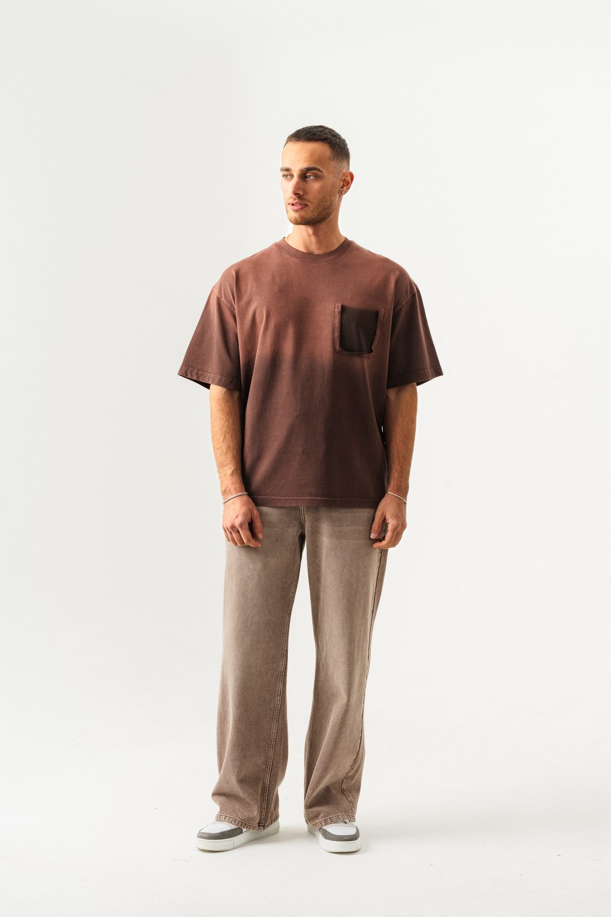 UNISEX CEPLİ-YIKAMALI OVERSİZE TİŞÖRT —  (5)