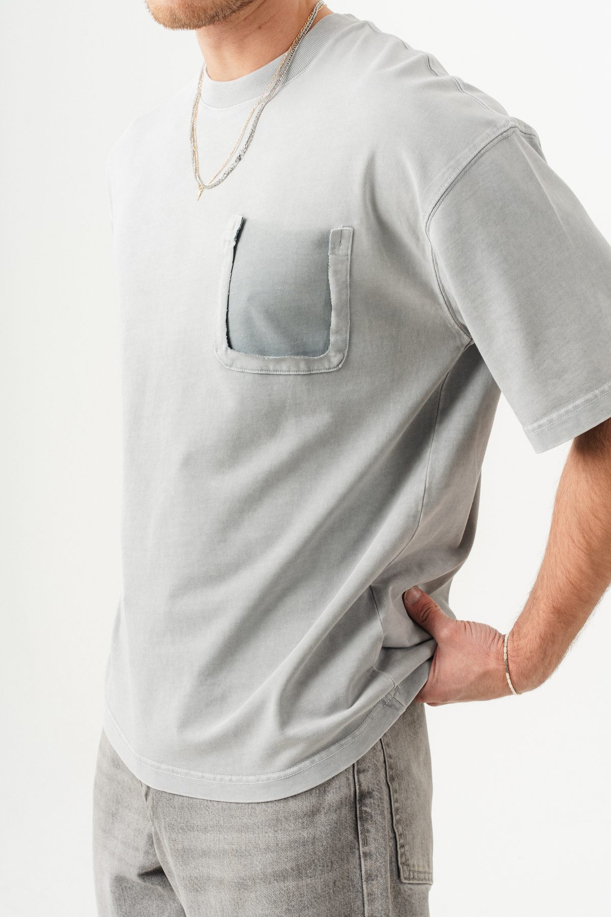 UNISEX CEPLİ-YIKAMALI OVERSİZE TİŞÖRT —  (3)