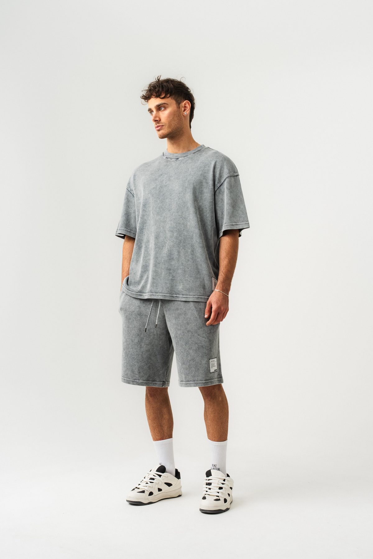 Erkek Soluk Efektli Oversize Kalıp T-shirt ve Şort Takımı —  (2)