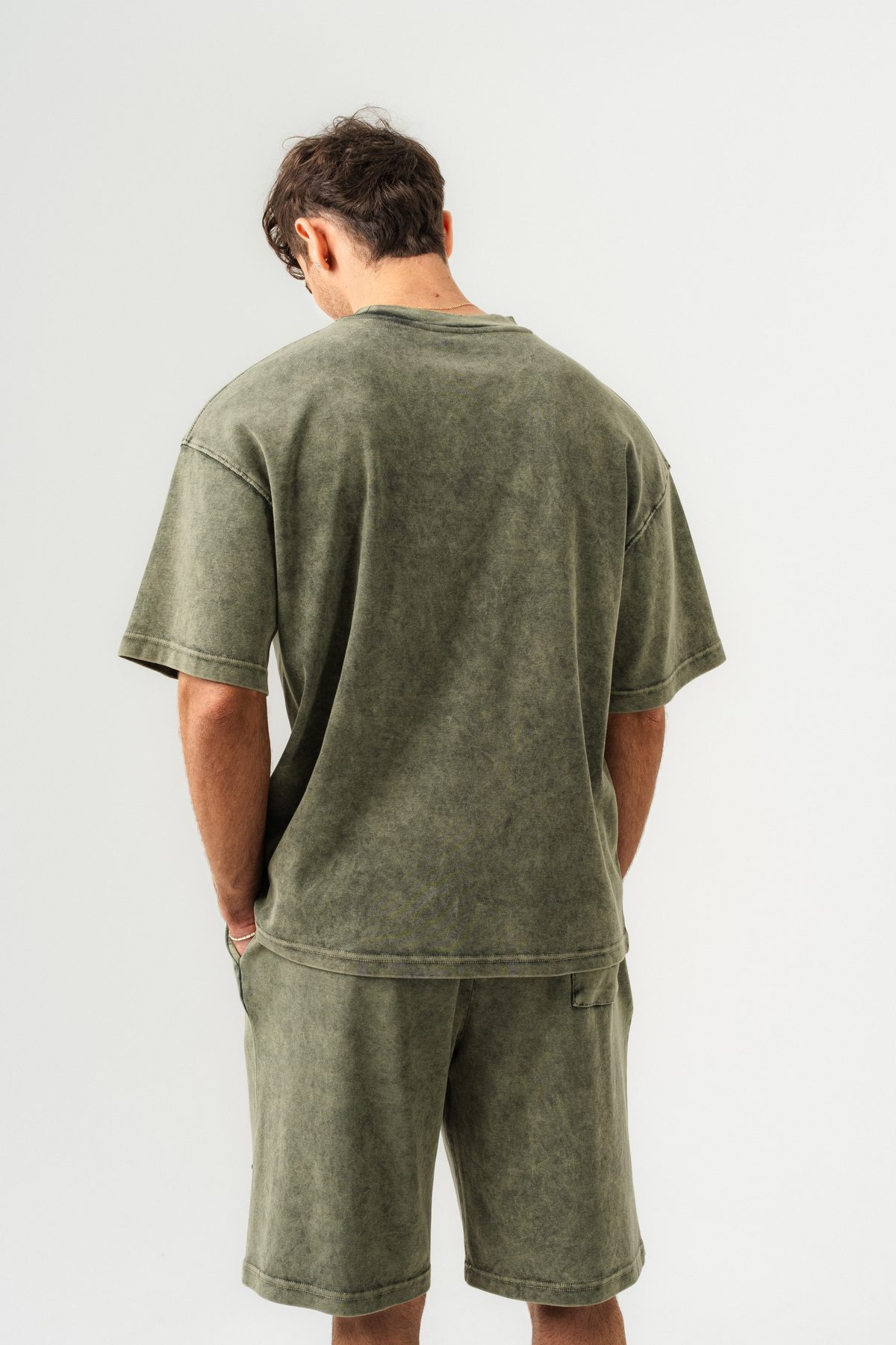 Erkek Soluk Efektli Oversize Kalıp T-shirt ve Şort Takımı —  (5)