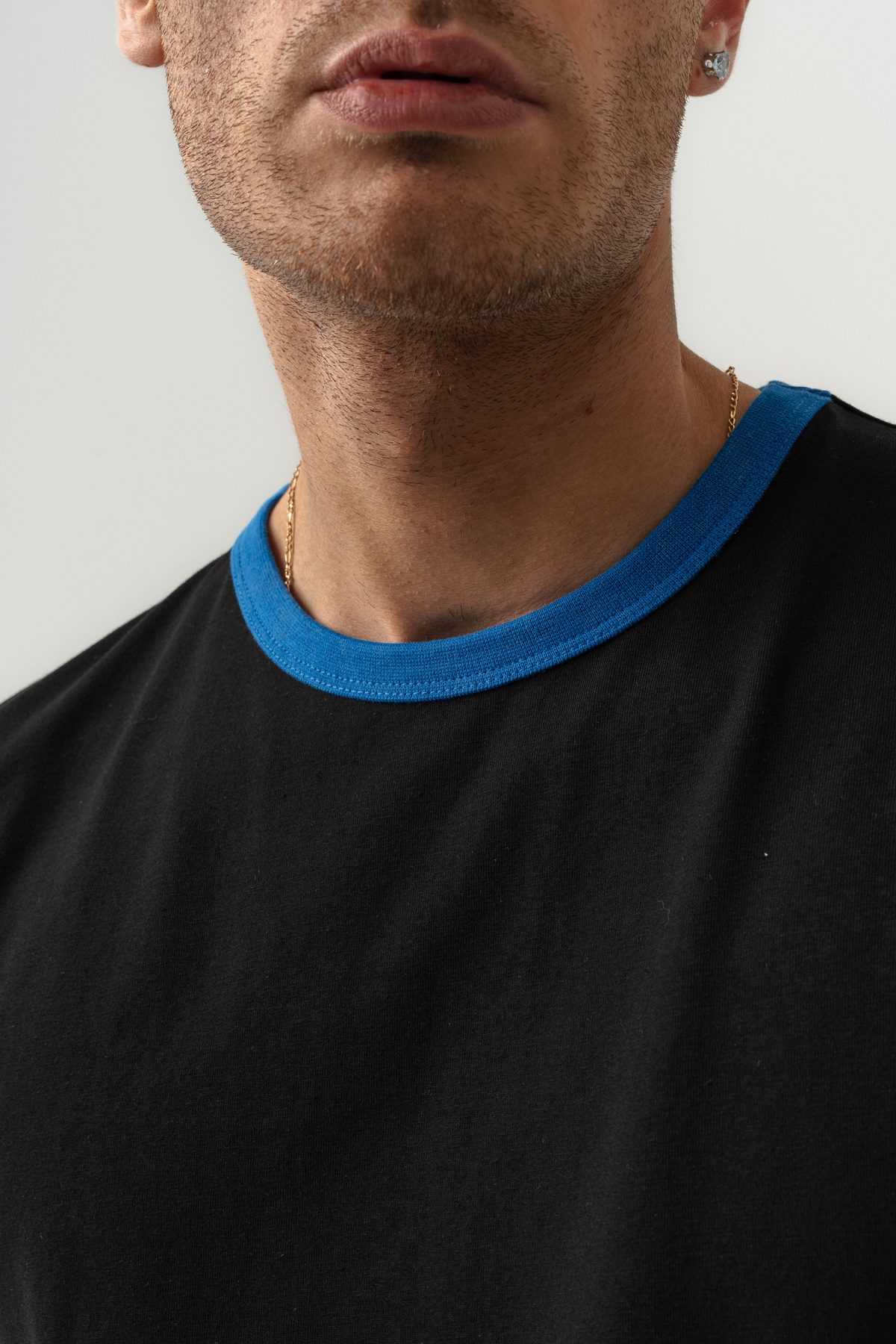 UNISEX YAKA KOL YIKAMA DETAYLI REGULAR FIT BASIC TİŞÖRT —  (3)