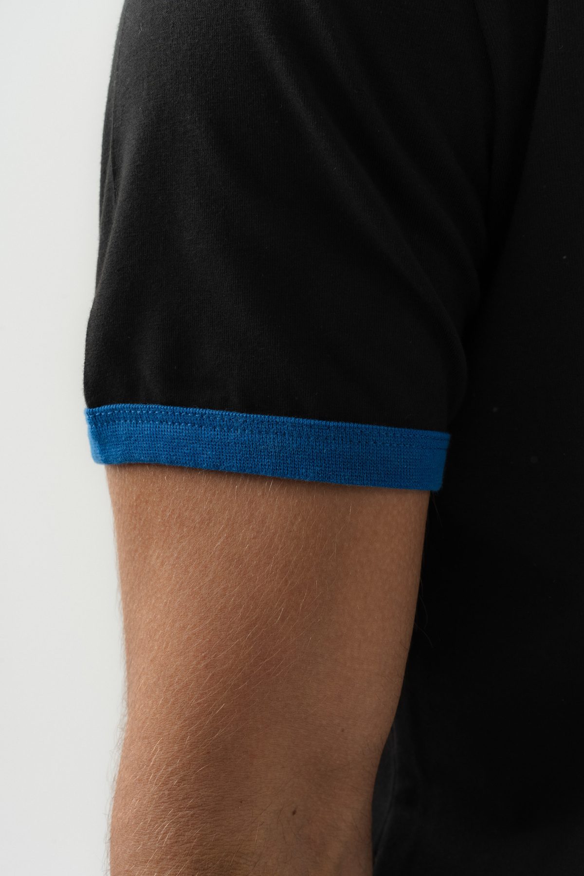 UNISEX YAKA KOL YIKAMA DETAYLI REGULAR FIT BASIC TİŞÖRT —  (4)