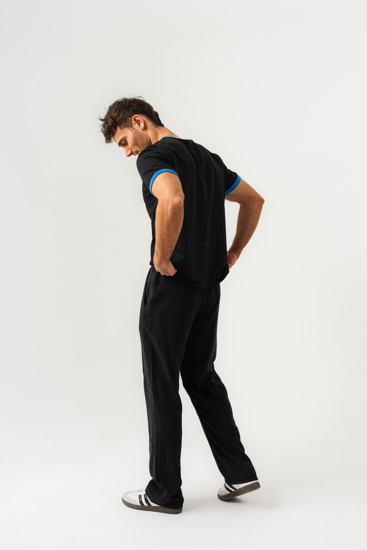 UNISEX YAKA KOL YIKAMA DETAYLI REGULAR FIT BASIC TİŞÖRT —  (6)