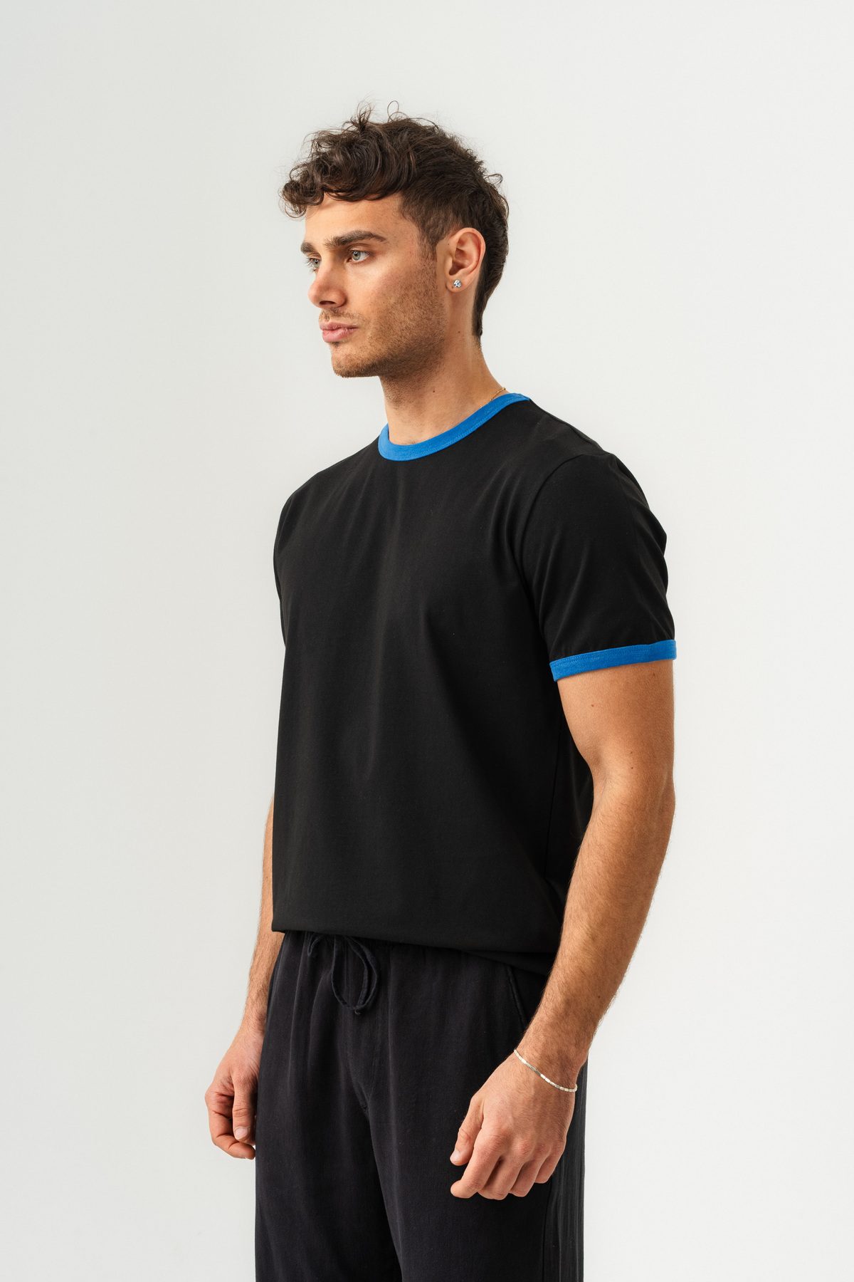 UNISEX YAKA KOL YIKAMA DETAYLI REGULAR FIT BASIC TİŞÖRT —  (7)