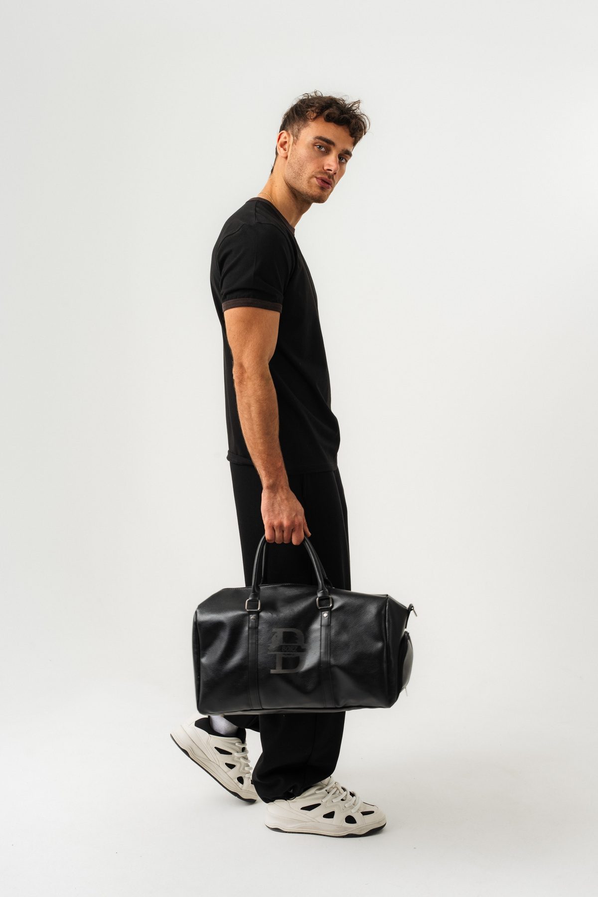 UNISEX YAKA KOL YIKAMA DETAYLI REGULAR FIT BASIC TİŞÖRT —  (2)
