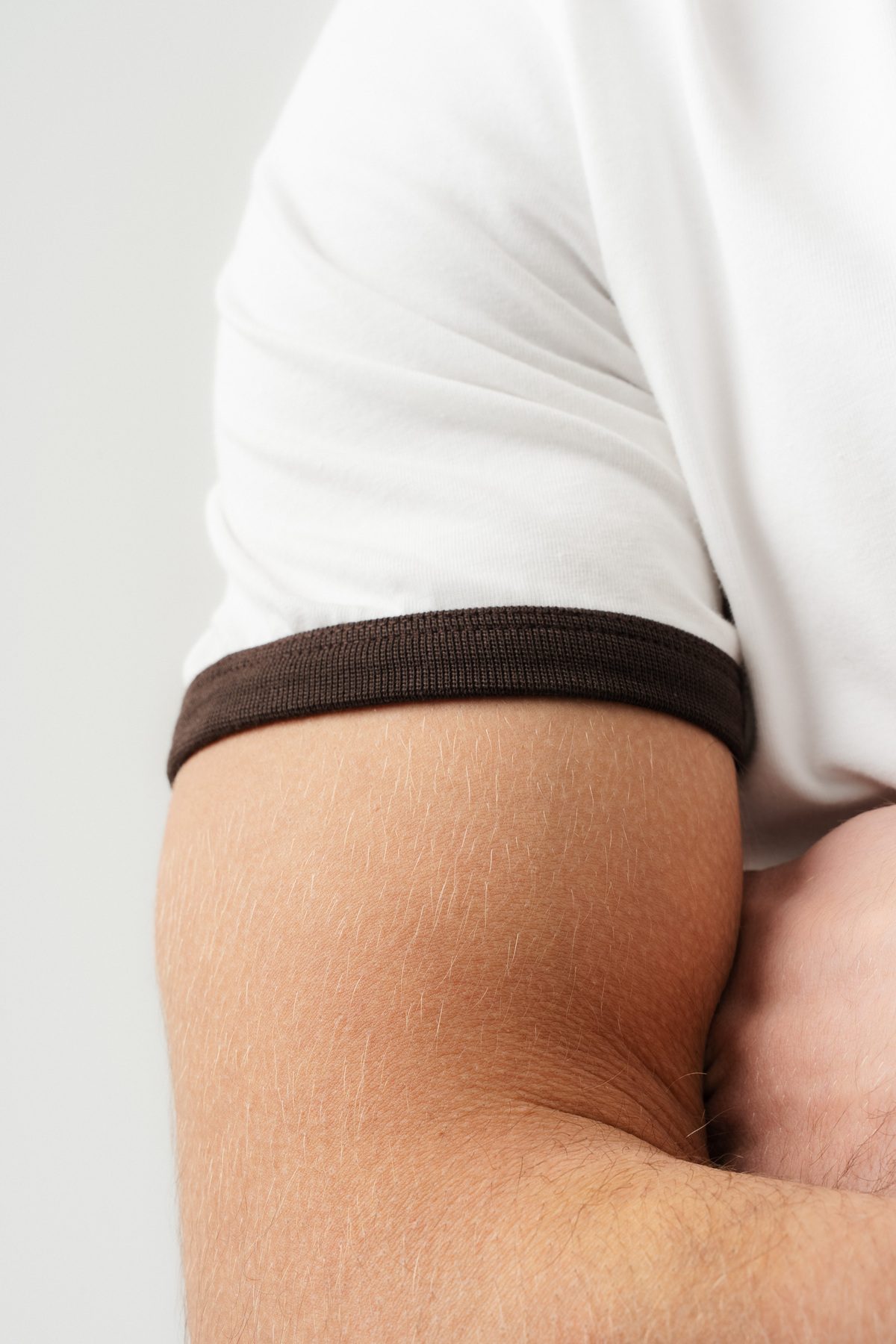 UNISEX YAKA KOL YIKAMA DETAYLI REGULAR FIT BASIC TİŞÖRT —  (6)