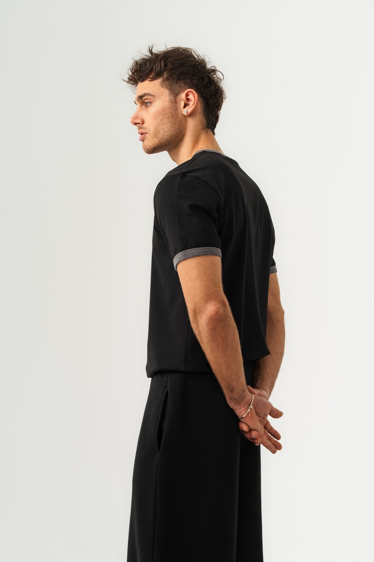 UNISEX YAKA KOL YIKAMA DETAYLI REGULAR FIT BASIC TİŞÖRT —  (3)