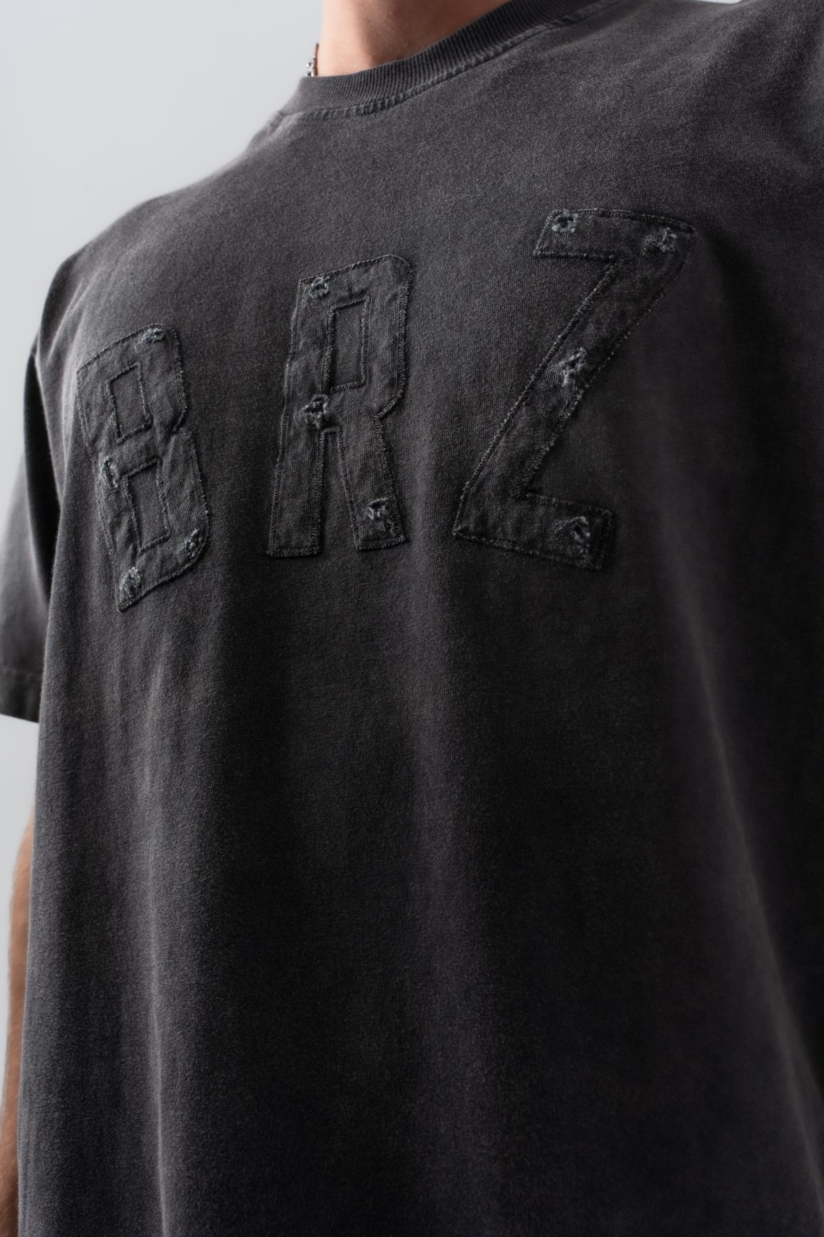 Erkek "BRZ" Aplike Nakışlı Yıkamalı Oversize Kalıp Bisiklet Yaka T-shirt —  (6)