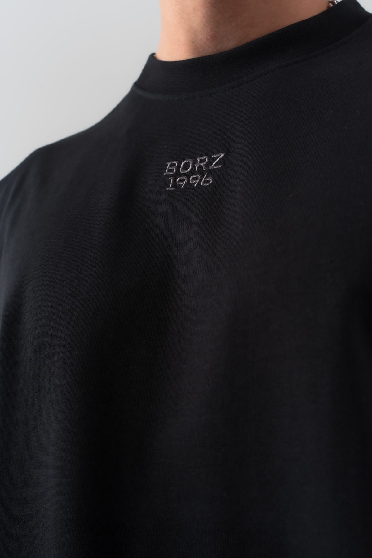 Unisex Siyah Borz 1996 Nakış Detaylı Sırt Baskılı Oversize Kalıp Bisiklet Yaka T-shirt —  (6)