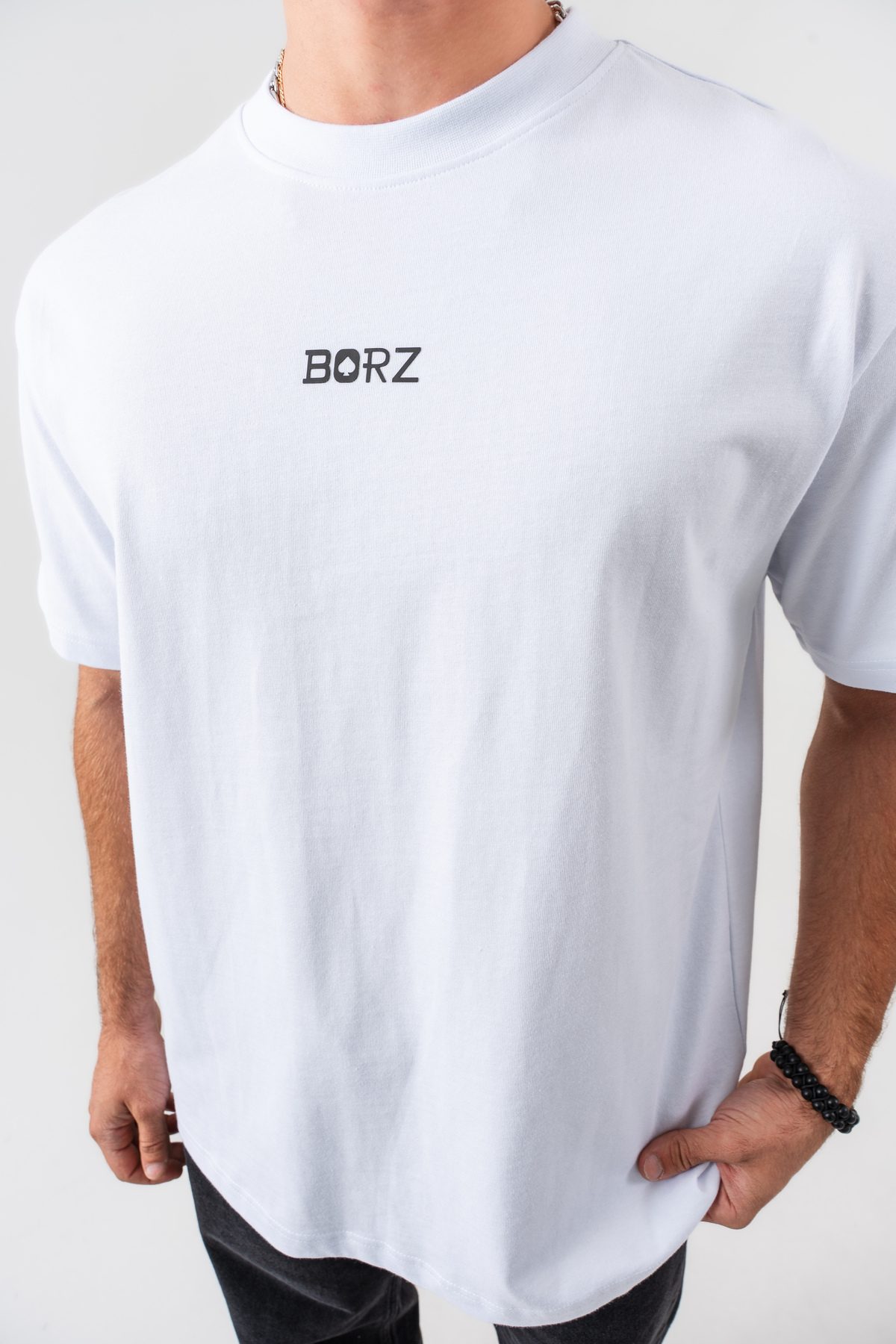 Erkek Beyaz İskambil Kağıdı Sırt Baskılı %100 Pamuk Oversize Kalıp Bisiklet Yaka T-shirt —  (5)