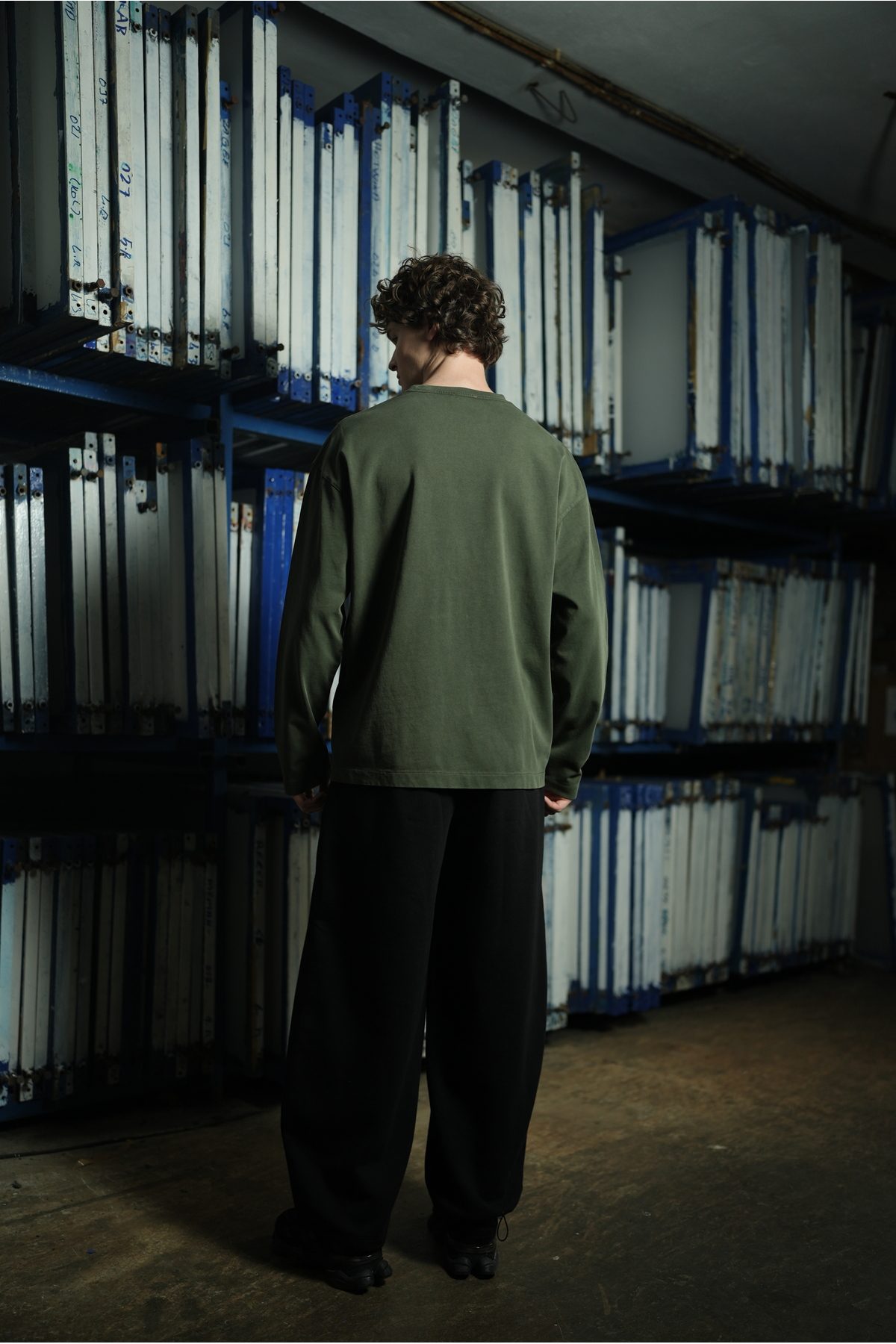 METAL DETAYLI YIKAMALI BASİC OVERSİZE LONGSLEEVE T-SHİRT — Haki (2)