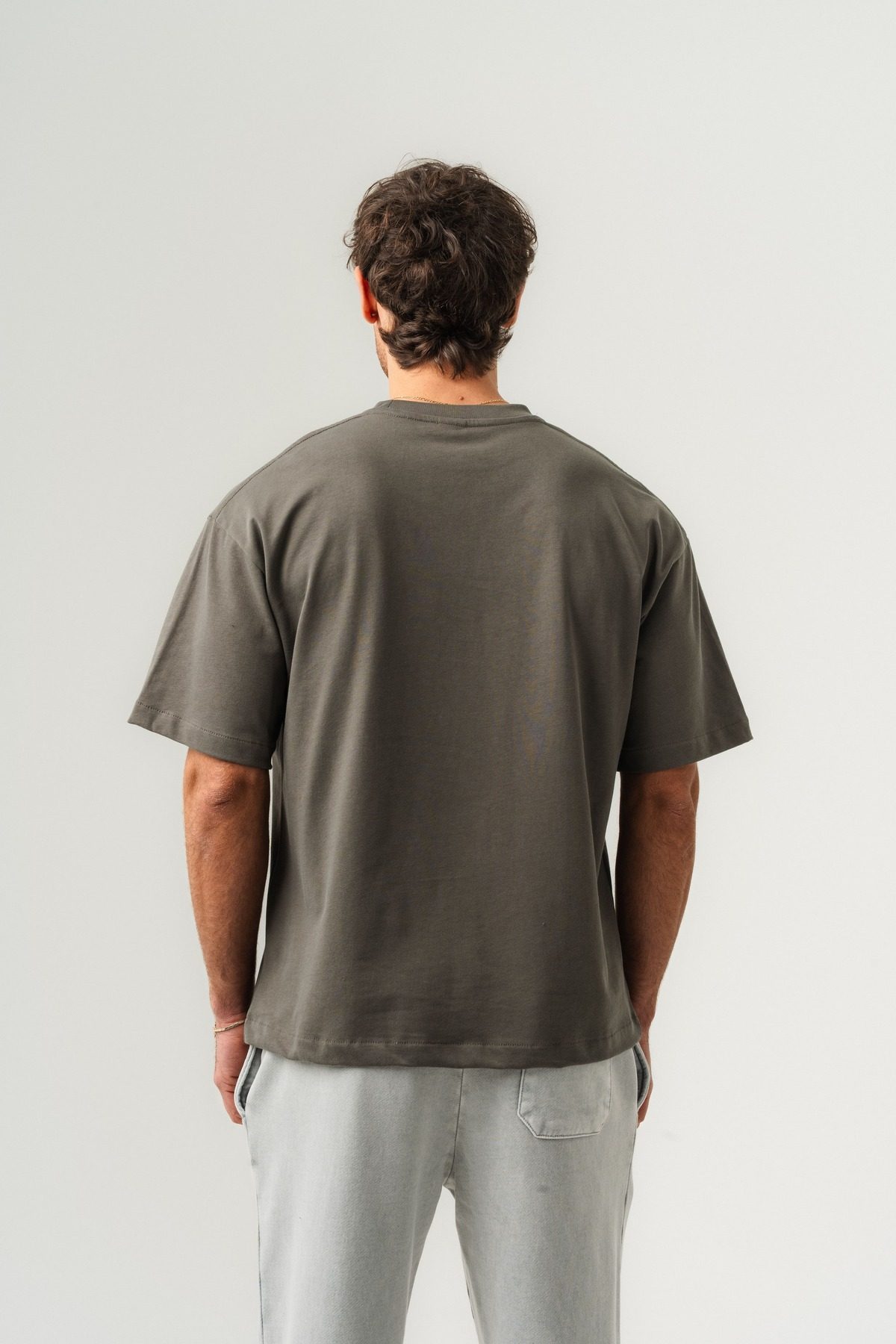 Erkek %100 Pamuk Oversize Kalıp Bisiklet Yaka Basic T-shirt — Haki (3)