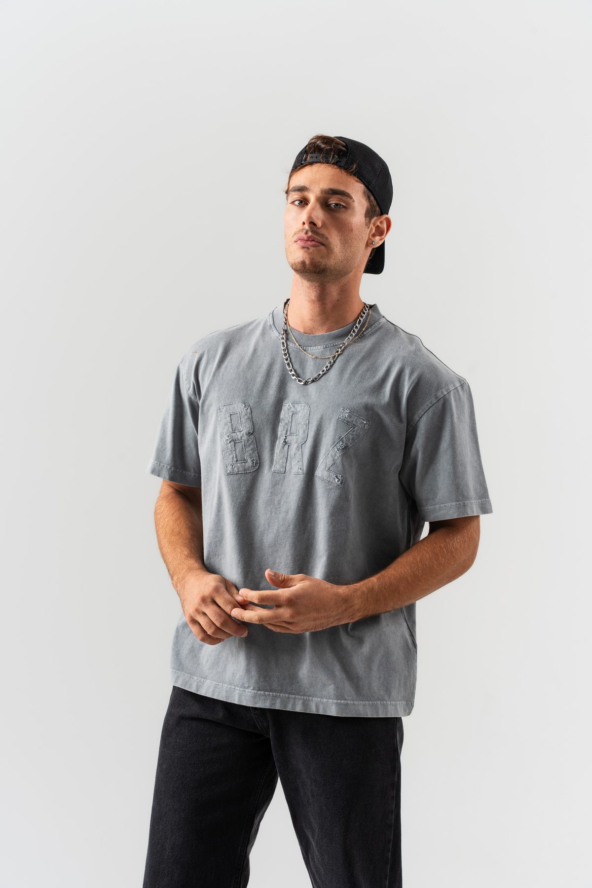 Erkek "BRZ" Aplike Nakışlı Yıkamalı Oversize Kalıp Bisiklet Yaka T-shirt — Gri (5)