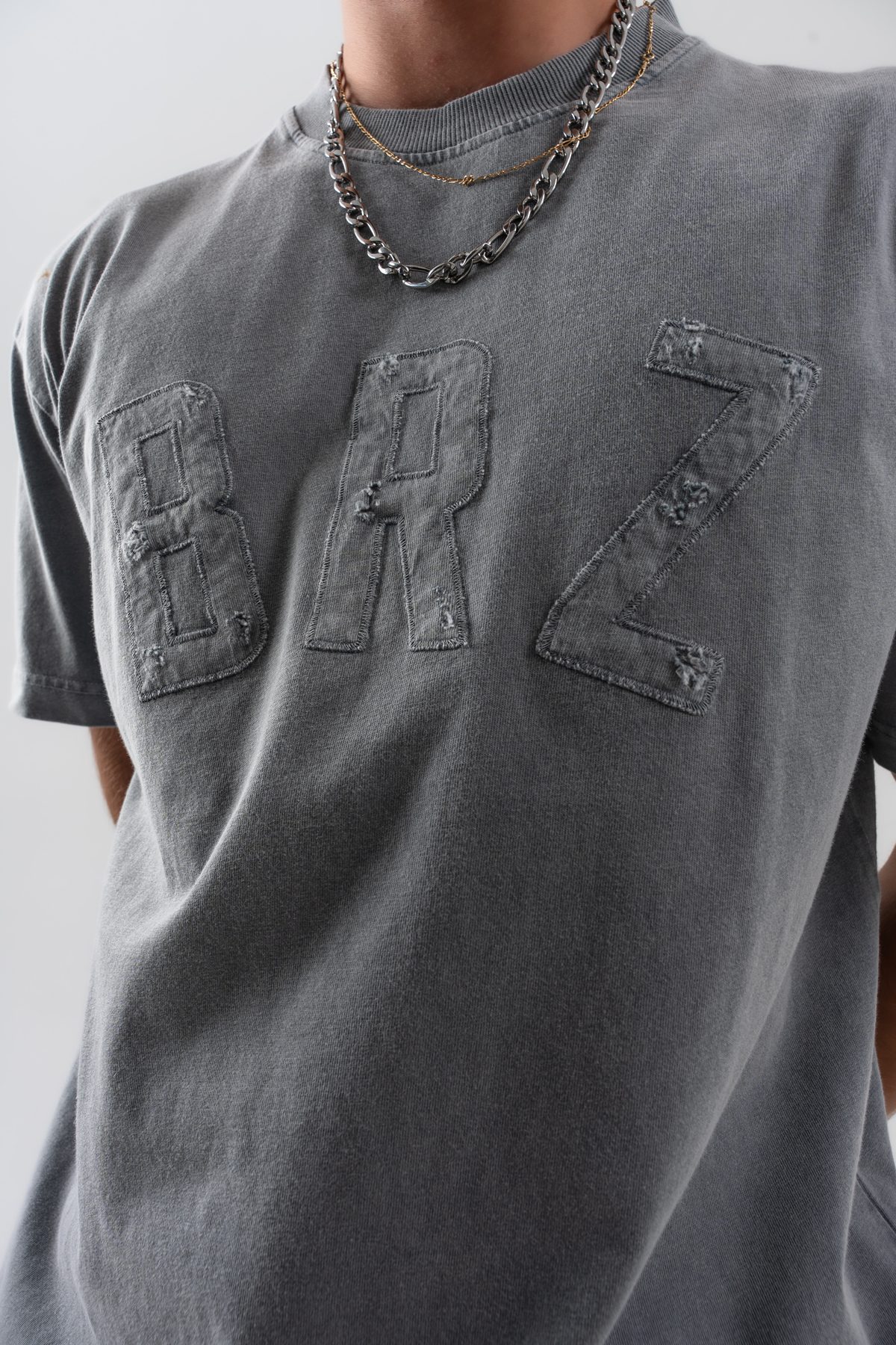 Erkek "BRZ" Aplike Nakışlı Yıkamalı Oversize Kalıp Bisiklet Yaka T-shirt — Gri (7)