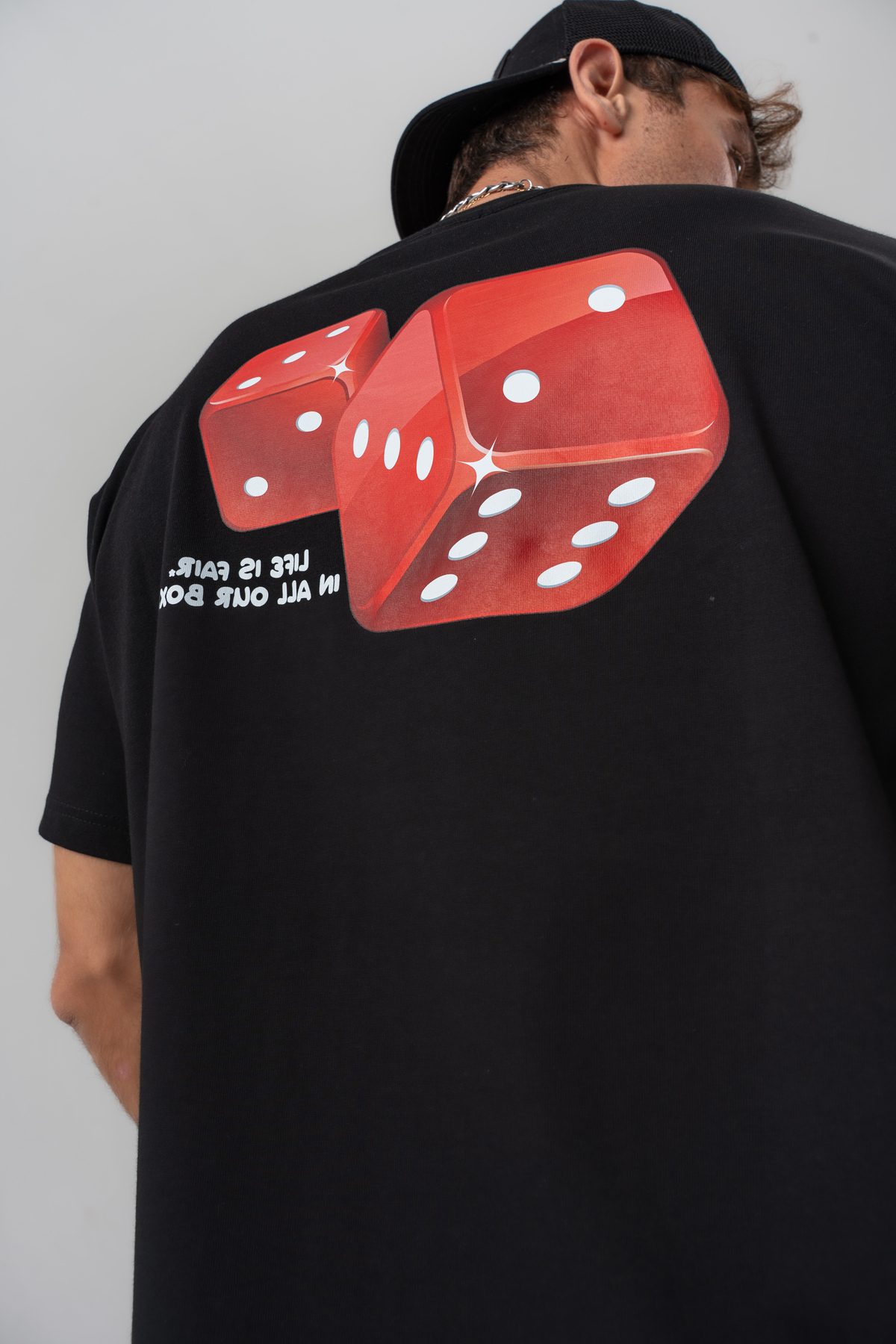 Erkek Siyah Kırmızı Zar Sırt Baskılı Oversize Kalıp Bisiklet Yaka T-shirt — SİYAH (4)